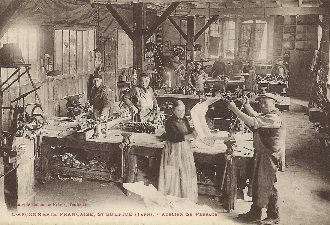 vieille image de l'usine de l'arçonnerie française