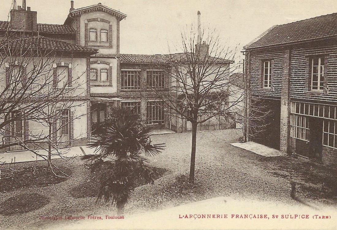 vieille image de l'usine de l'arçonnerie française