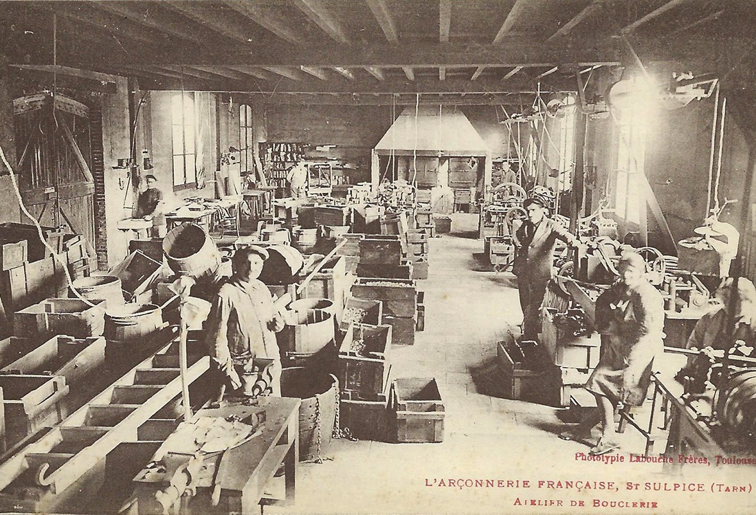 vieille image de l'usine de l'arçonnerie française